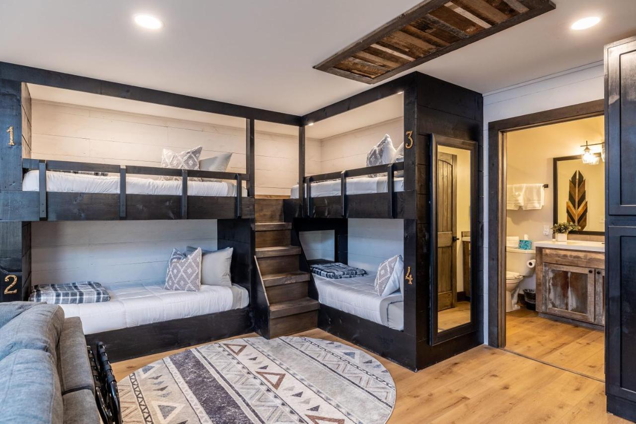 New Rustic Luxe Cabin Billiards Spa Near Gsmnp Townsend Exteriör bild