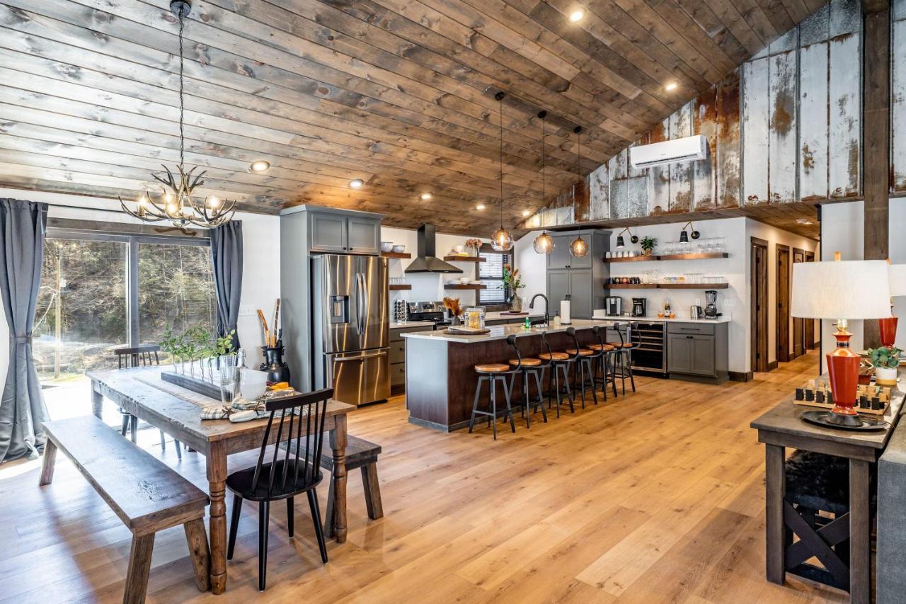 New Rustic Luxe Cabin Billiards Spa Near Gsmnp Townsend Exteriör bild