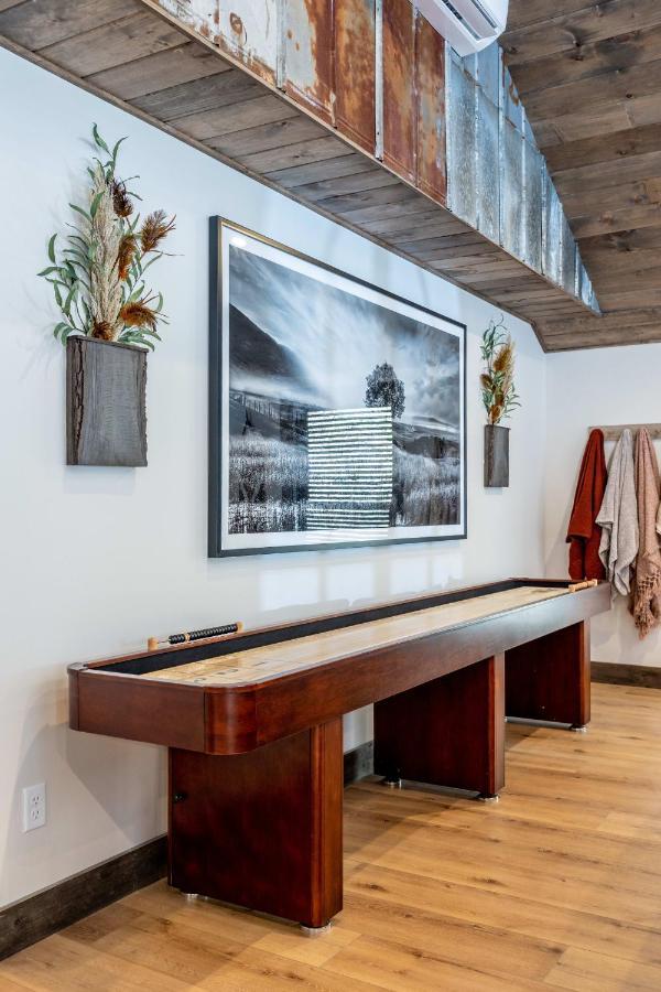 New Rustic Luxe Cabin Billiards Spa Near Gsmnp Townsend Exteriör bild