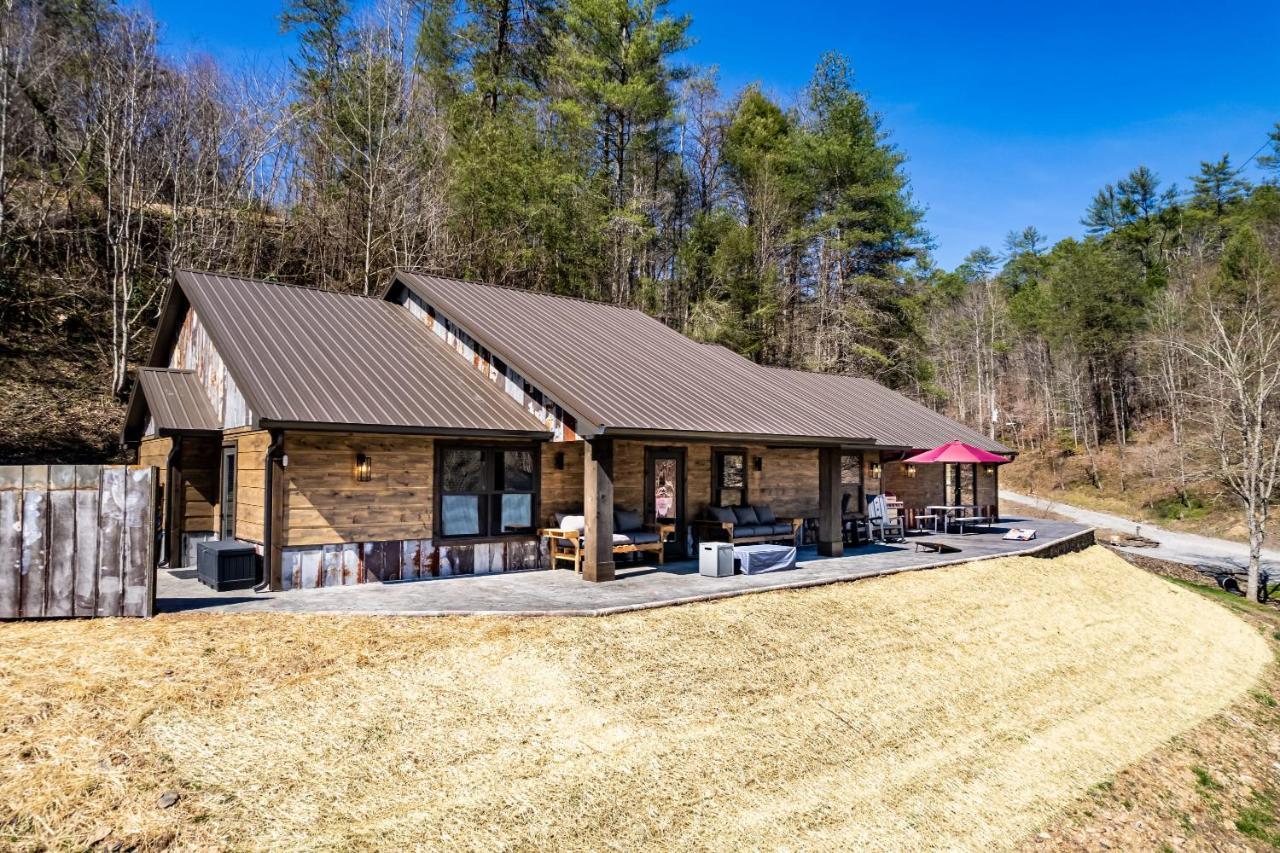 New Rustic Luxe Cabin Billiards Spa Near Gsmnp Townsend Exteriör bild