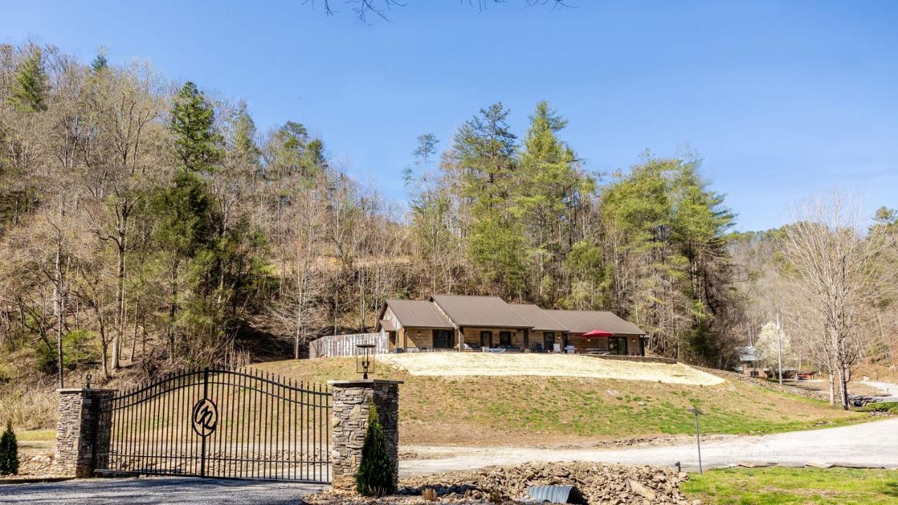 New Rustic Luxe Cabin Billiards Spa Near Gsmnp Townsend Exteriör bild