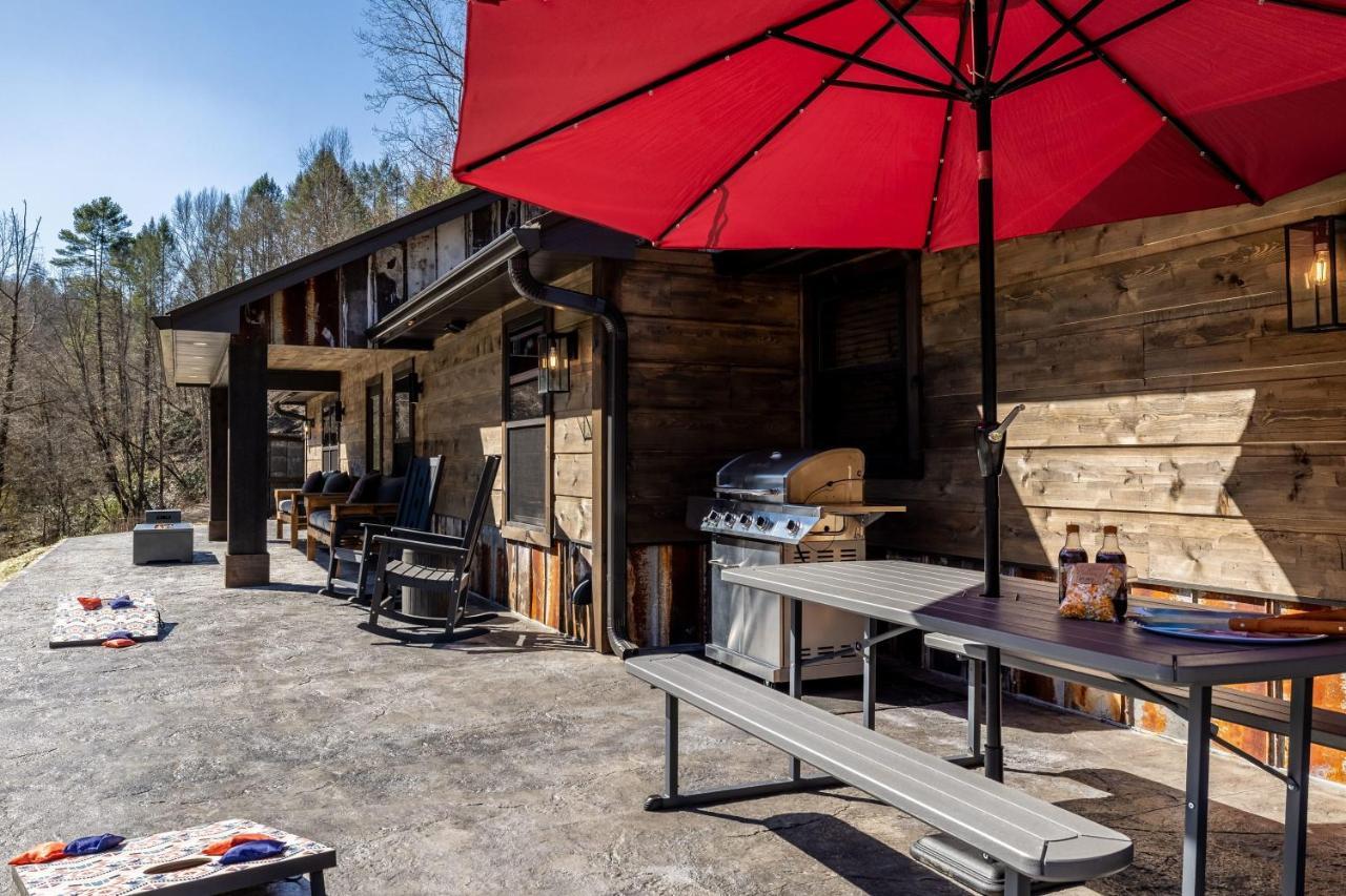 New Rustic Luxe Cabin Billiards Spa Near Gsmnp Townsend Exteriör bild